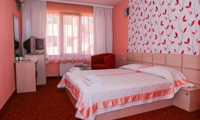 Sandanski Hotel | Family Hotel Sokol: Top Rated Stay with Hot Tub & Dining