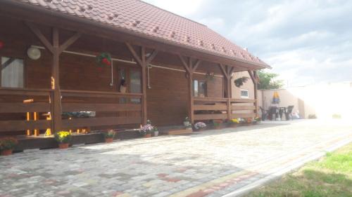 Velyka Byyhan House | Child-Friendly Retreat at Сонечко with Kitchen Amenities