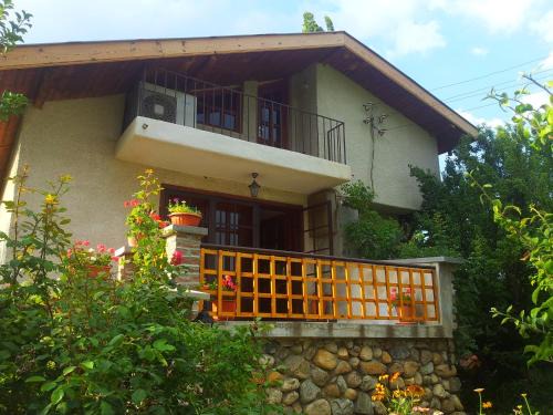 Kyustendil Villa | Charming Casa Rosa: Oceanfront Swiss Style Guest House