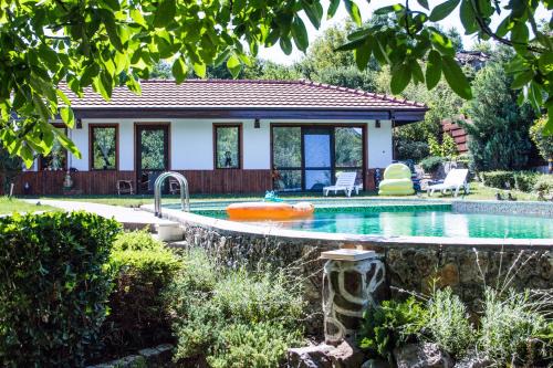 Sredets Villa | Unforgettable Stalyovata House with Ocean View & Pool