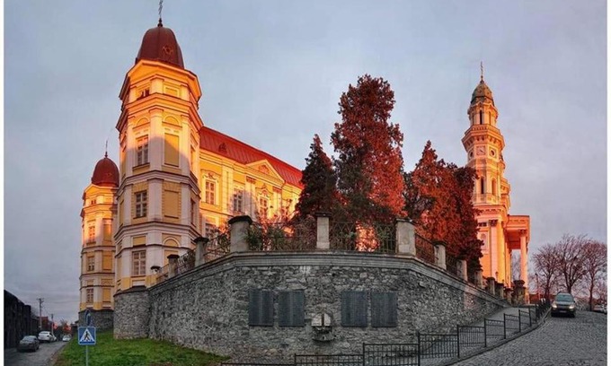 Uzhhorod Apartment | Historic City Center Apartments with Outstanding 9.4 Rating