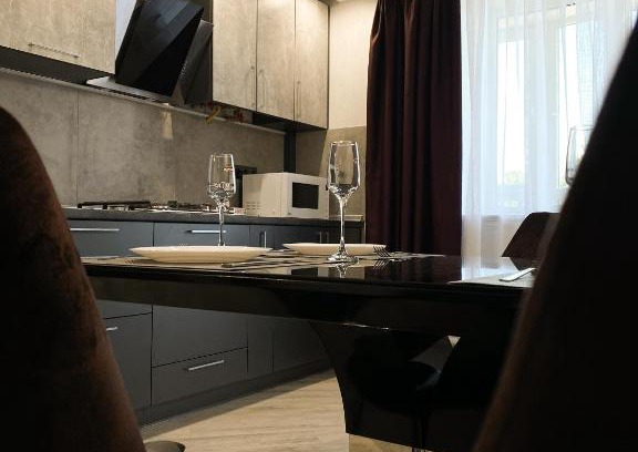 Sukhinovka Apartment | Stylish Apartments in the Heart Near Korsun Garden - HELEN