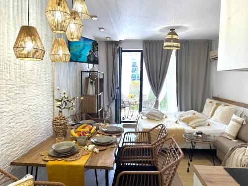 Elhovo Apartment | Студио Premium,Смокиня,Созопол,5звезден затворен комплекс,4 басейна,1ва линия море