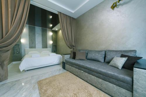 Darnyckyj Apartment | Top-Rated Studio on Boris Gmyri 12b - Family-Friendly Stay