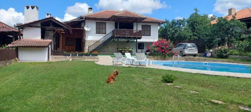 Asparuhovo House | Discover СЪНТОВЕЦ: Guest House with Ocean View & Pool
