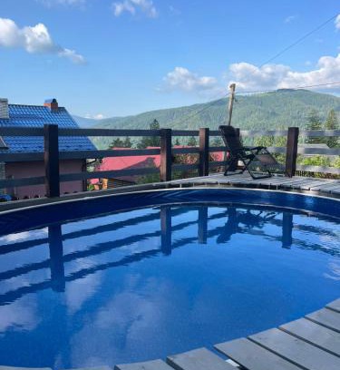 Mykulychyn House | Family-Friendly Cottage KRAIEVID: Rated 9.8, Breakfast Included