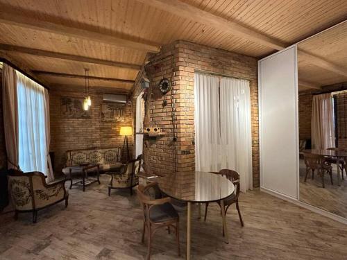 Didube Apartment | Stylish City Center Loft Apartment - Pet & Child Friendly