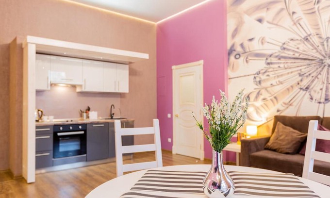 Tsentralny Apartment | Tranquil Retreat on Nevsky Prospect - 8/10 Guest Rated