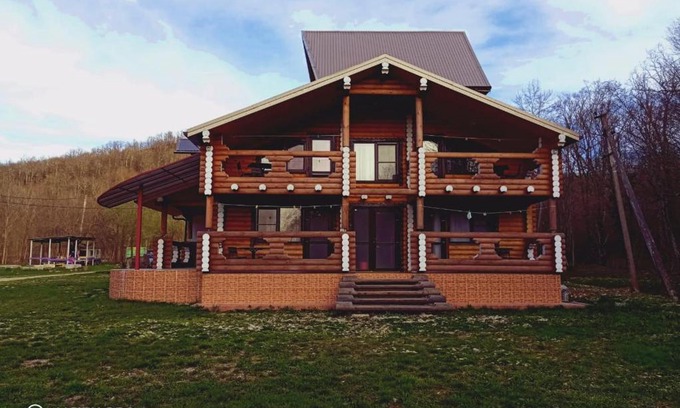 Praskoveyevka Cabin | Experience Relaxation at Тут здорово with Hot Tub Access