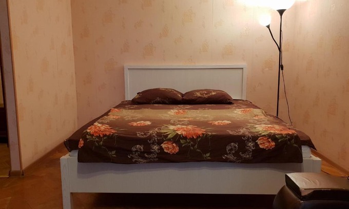 Sokolinaya Gora District Apartment | Discover UNo Estate: Pet-Friendly Retreat with Breakfast