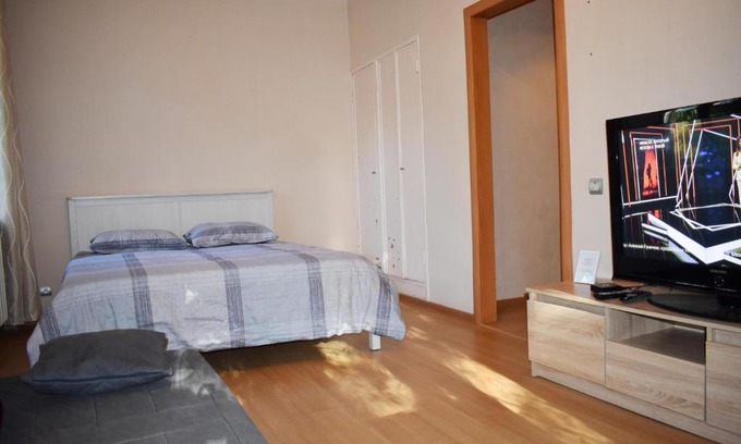 Sokolinaya Gora District Apartment | Discover Pet-Friendly Comfort at Uno Estate