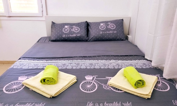 Netanya Apartment | Cozy Two-Bedroom Apartment by the Central Embankment