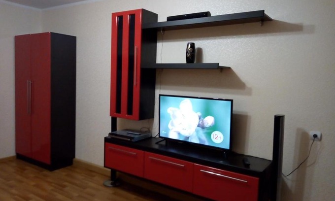 Nizhnekamsk Apartment | Cozy Two-Room Stay on Studencheskaya with Hot Tub Access