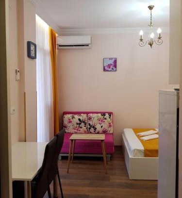 Makhinjauri Apartment | Cozy Room with Breathtaking Mountain Views