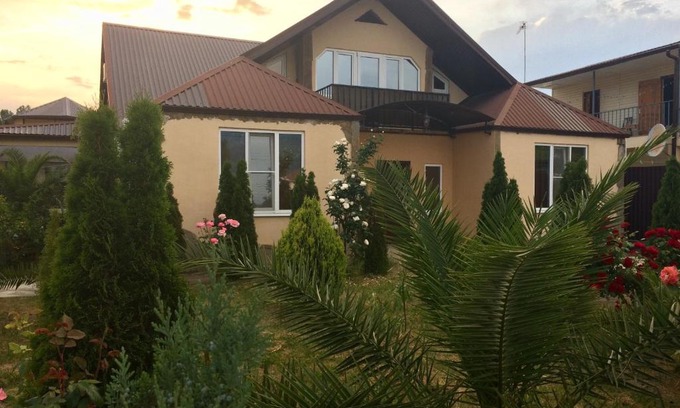 Gantiadi House | Cozy УЮТ: Pet-Friendly Stay with Breakfast Included