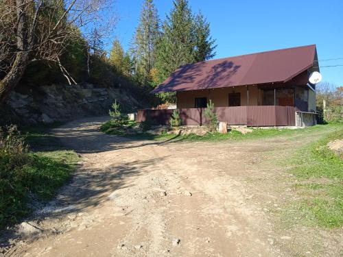 Mykulychyn House | Family-Friendly Stay at У Василя with Kitchen Amenities
