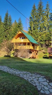 Soymy Apartment | Comfortable Getaway at У Віти котедж 1 - Guest Rated 9.4