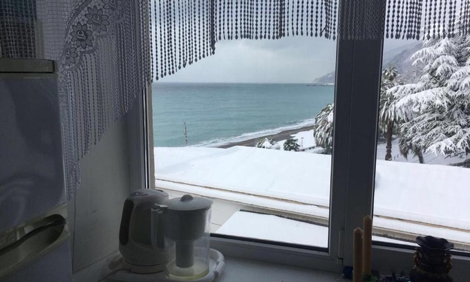 Gagra Apartment | Pet-Friendly Oasis with Ocean Views by the Sea