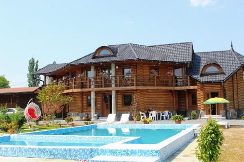 Solotvyno Bed & Breakfast | Experience Relaxation at Фазенда "Змерега" with Ocean Views