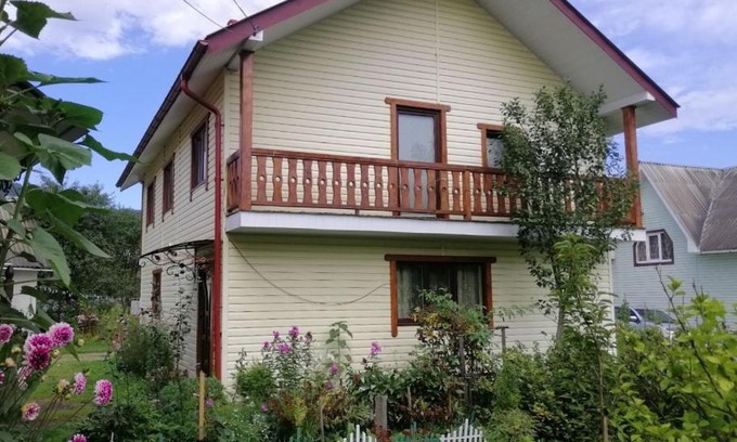 Verkhovyna House | Discover Файна хата: Top-Rated Stay with Breakfast & Kitchen
