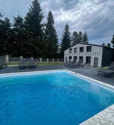 Skhidnytsya Apartment | Experience Феєрія Лісу: Pet-Friendly Oceanfront Retreat