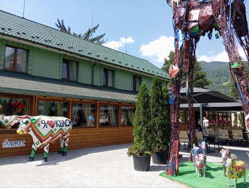 Yasinya Hotel | Discover Хостел Васкул: Guest Rated 8.8 with Breakfast