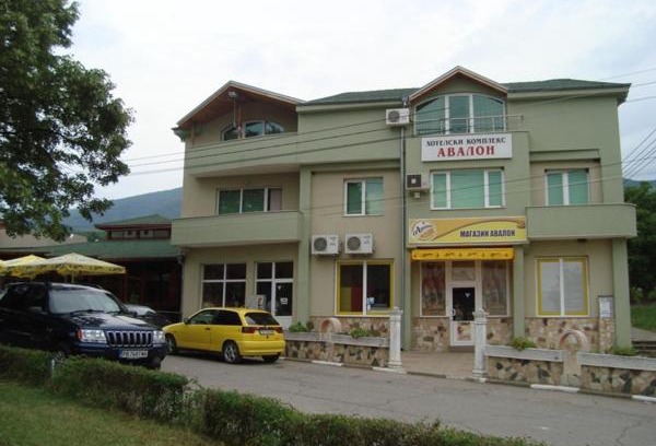 Asenovgrad Hotel | Pet-Friendly Hotel Complex Avalon with Pool & Restaurant