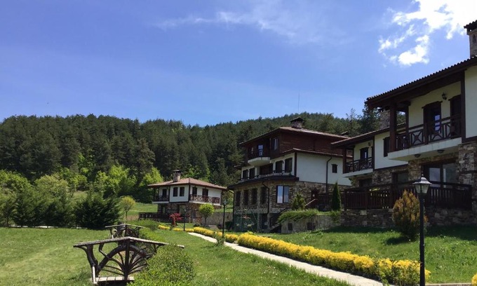 Rakitovo Hotel | Explore Hotel Планински кът: Family-Friendly with Pool!