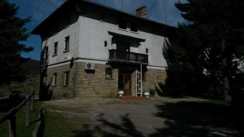 Gabrovo Hotel | Inviting Hotel-Restaurant Shipka with Pool & Family Benefits