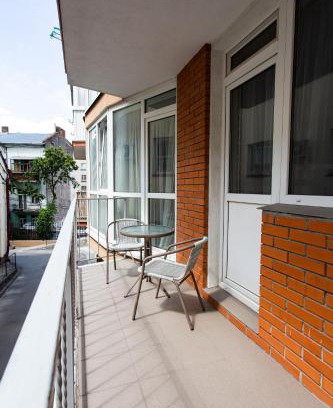 Ternopil Apartment | Explore Центр. Вул. Родини Барвінських: Family-Friendly Retreat