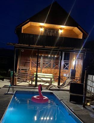 Mizhhirya Apartment | Discover ČAN Bанька: Family-Friendly with Private Pool