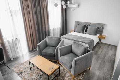 Lutsk Hotel | Discover Чевермето-Ірен: Pet Friendly & Family Enjoyment