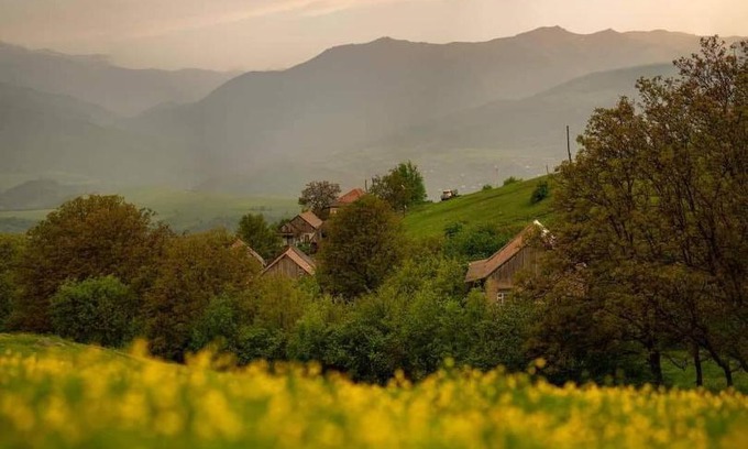 Armenia House | Family-Friendly Chkalov Guest House for Budget Travelers