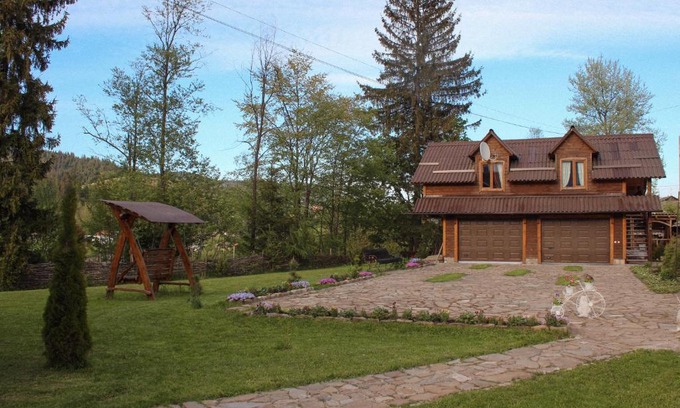 Verkhovyna Cabin | Discover Чорногірський Вітер: Guest Rated 9.9, Family-Friendly