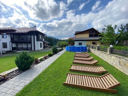 Slavske Ski Chalet | Experience the Comfort of Шале Маєток Смерековий