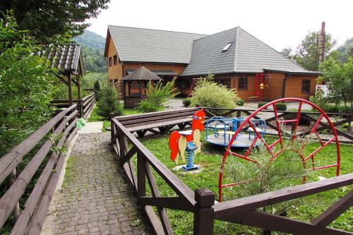 Yasinya Hotel | Cozy Шале На бе́резі with Breakfast & 9.1 Guest Rating