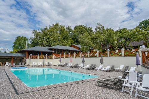 Shaian Apartment | Discover Шаян Гора: 4-Star Retreat with Pool & Breakfast
