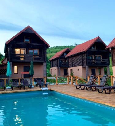 Plavya Apartment | Discover Sherwood: Pet-Friendly Hotel with Pool & Breakfast