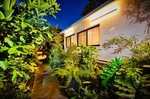 Hazon Villa | Admat Haaretz: Exceptional Oceanfront Stay with Pool Access