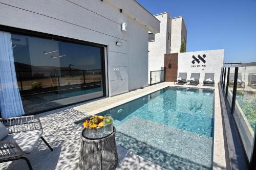 Vered Hagalil Bed & Breakfast | Geshan Villa: Family Retreat with Pool & Lake Views