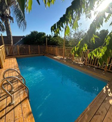 Mishmar HaYarden Cabin | Relax at אתנחתא בירדן: Pet-Friendly with Ocean Views