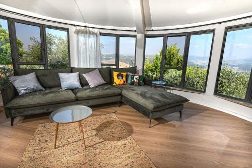 Ma'alot - Tarshiha Villa | Experience Peace at בית מול ירח - Guest Rated 9.5/10