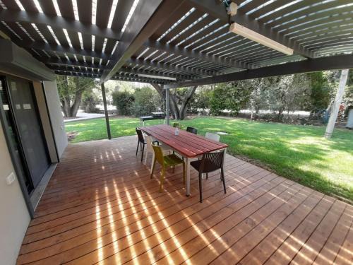 Beit Hillel House | Experience Nature at במשק ליד הנחל - Rated 9.1/10