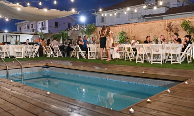 Hadera Other | Explore המתחם: Family-Friendly Retreat with Hot Tub
