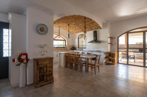 Hoshaya Villa | Discover Relaxation at וילת האבן - Family & Pet Friendly
