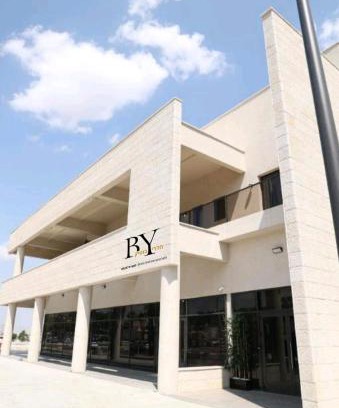 Emek HaMaayanot House | Stylish Boutique Rooms at B.Y - Child-Friendly Comfort