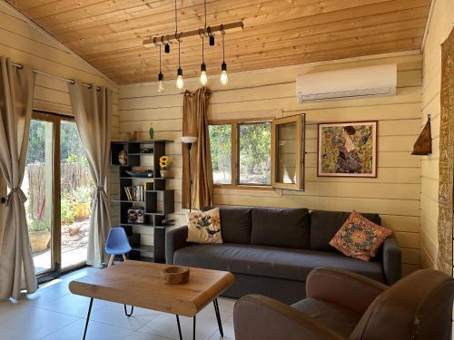 Amirim House | Discover לב אמירים: Oceanfront Stay with Pool & Breakfast