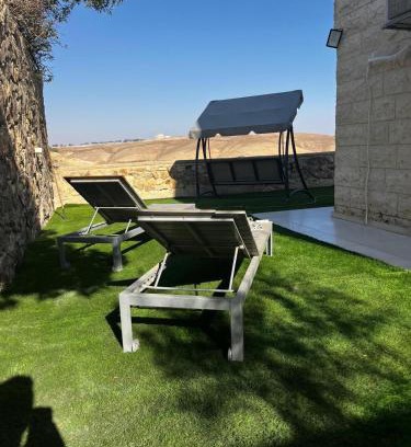Arad Apartment | Discover the Heart of the Desert at Racheli's Retreat