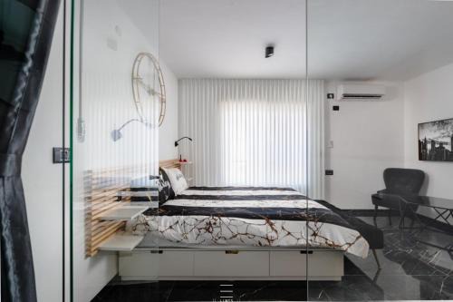 Kiryat Motzkin Apartment | Delightful Motzkin Sweet: Child-Friendly with Hot Tub