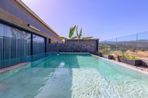 Vered Hagalil House | Relax in Style at ממלכת אהרון with Private Pool near Kinneret